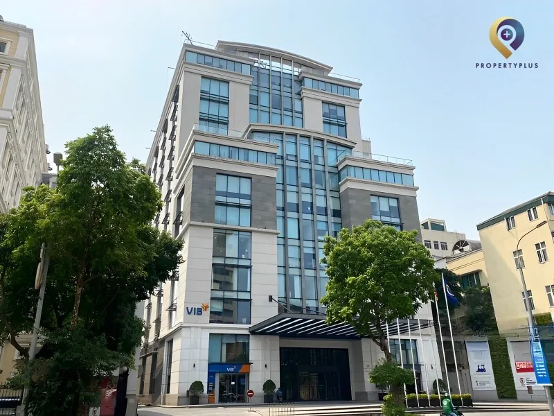 Toàn cảnh tòa nhà Cornerstone Building nhìn từ bên ngoài